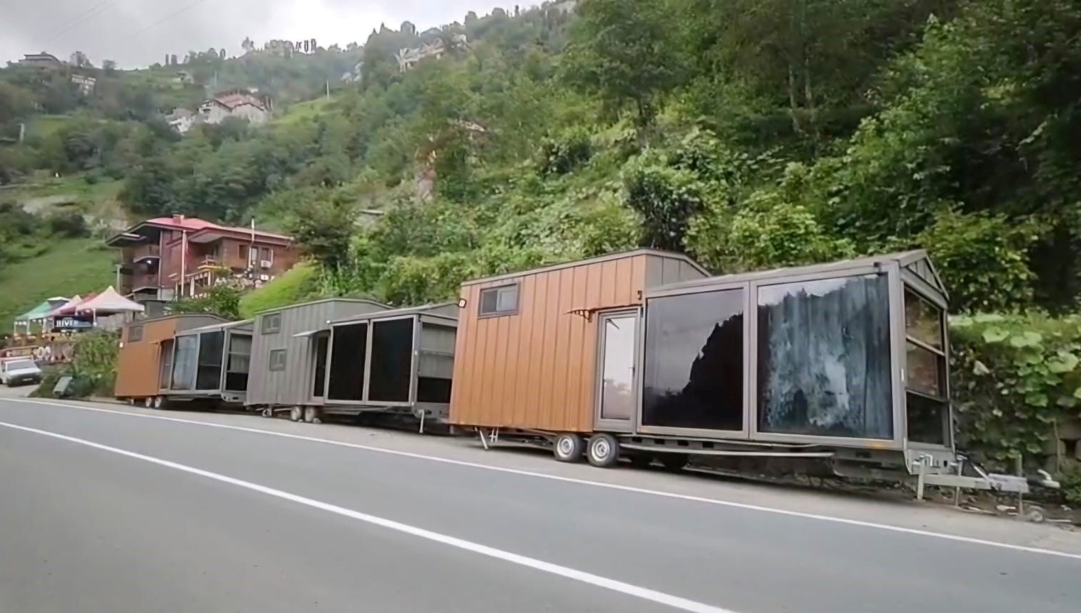 rizede sel sonrasi bungalovlar sokuluyor Ntk1IZJG