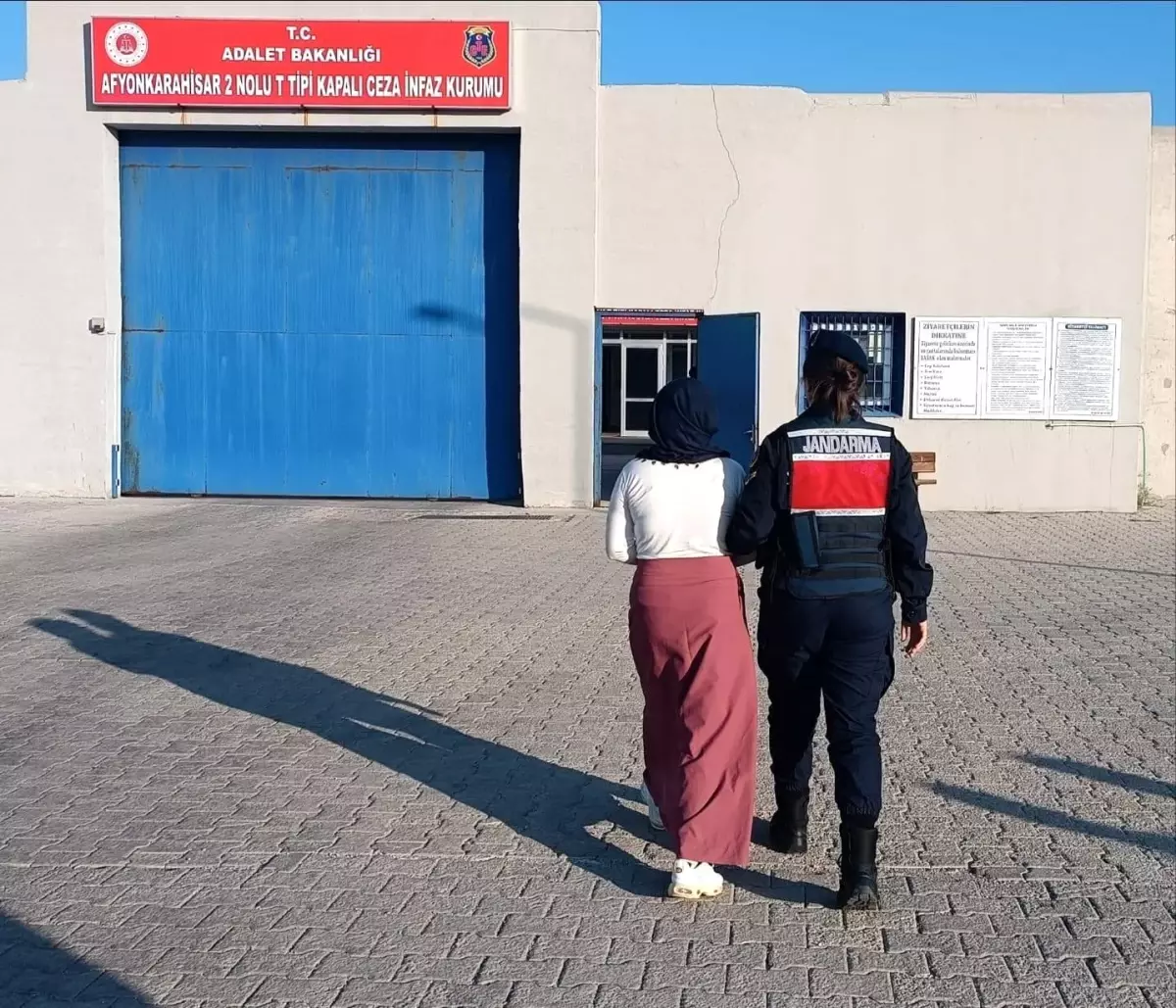 afyonkarahisarda jandarma operasyonu 37 kisi yakalandi eW8hIYwJ.jpg