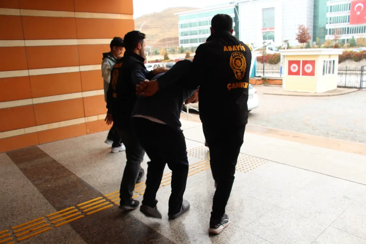 bicakli cinayet eski es tutuklandi OMeZS5OS.jpg