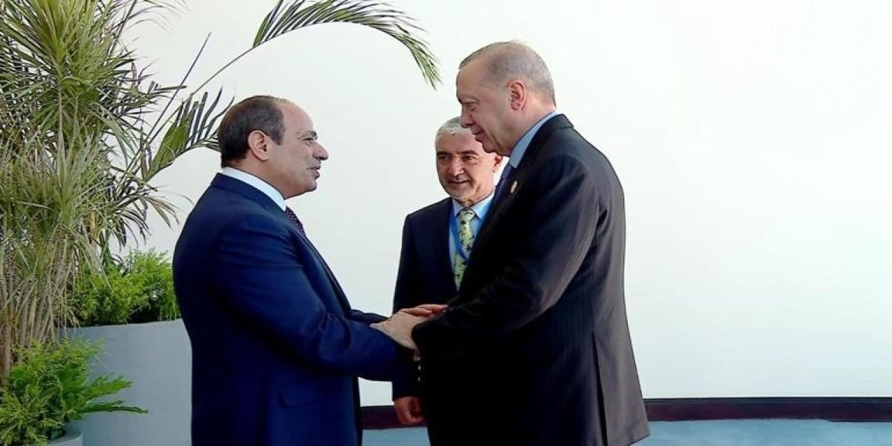 erdogan misirda sisi karsiladi wyl452uP.jpg