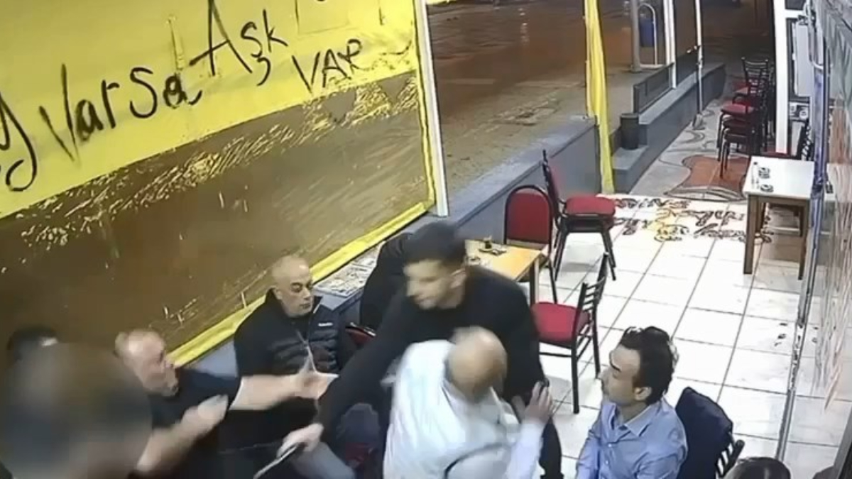 kocaelide cay ocaginda otururken silahla vuruldu o anlar kamerada gwDrO8SH.jpg