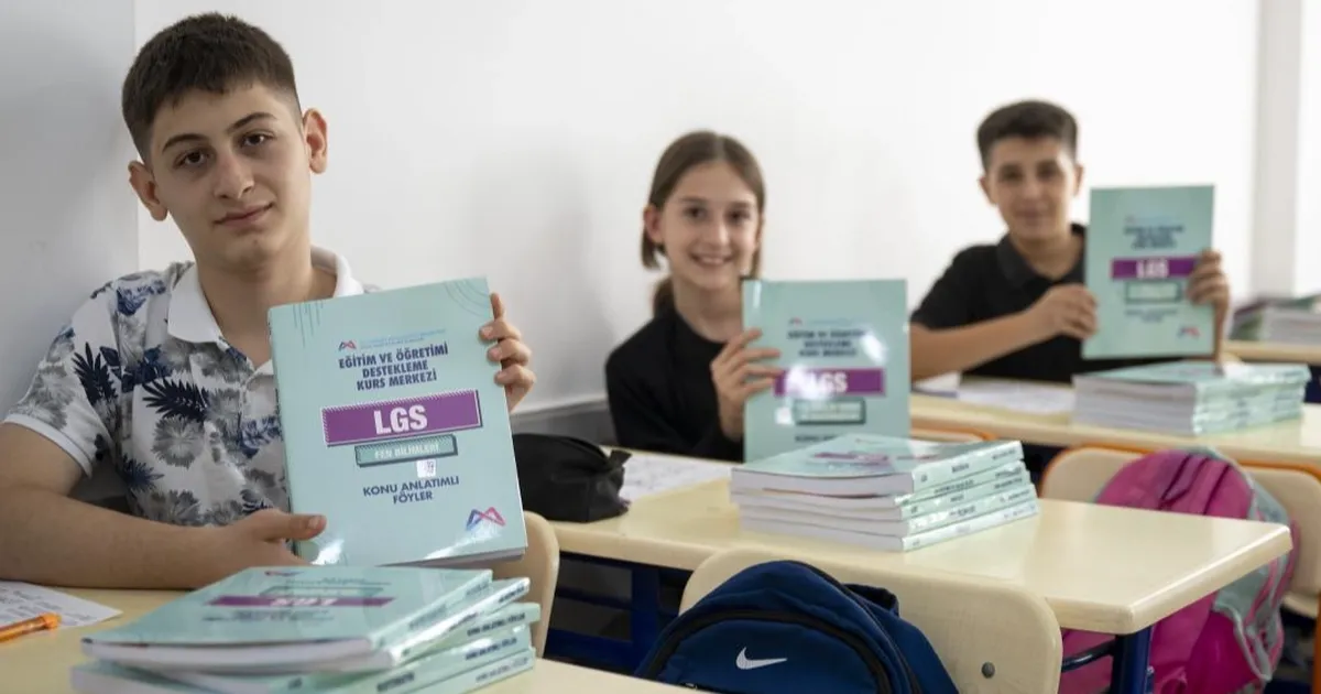 5 bin ogrenciye ucretsiz test kitabi gBB4KWWK.webp