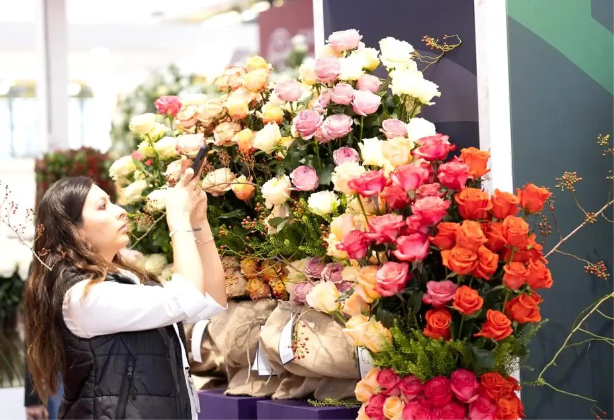 hollandada uluslararasi cicekcilik fuari basladi SD3g6vy3.jpg