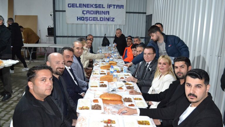 mariderin-iftar-sofrasina-yogun-katilim-yKzwnNeD.jpg